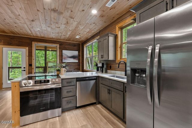 2176 Spurling Road, Sevierville, TN 37862