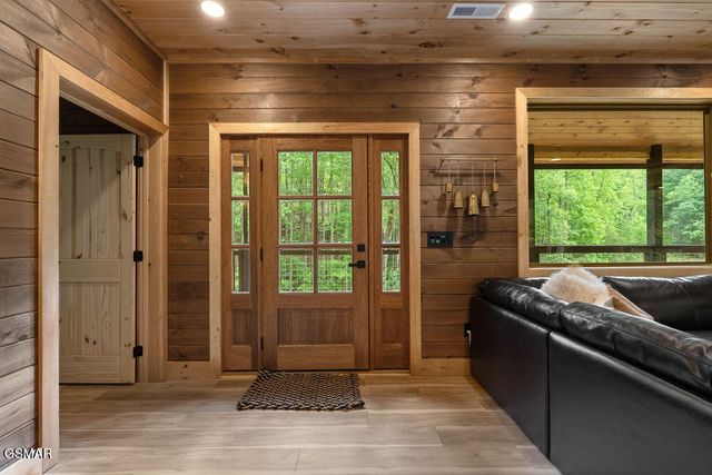 2176 Spurling Road, Sevierville, TN 37862