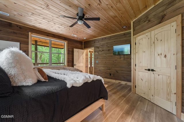 2176 Spurling Road, Sevierville, TN 37862