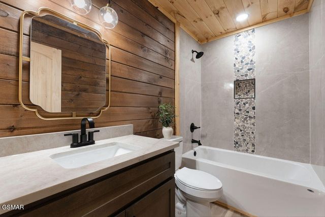 2176 Spurling Road, Sevierville, TN 37862
