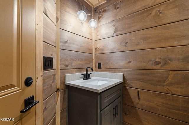 2176 Spurling Road, Sevierville, TN 37862
