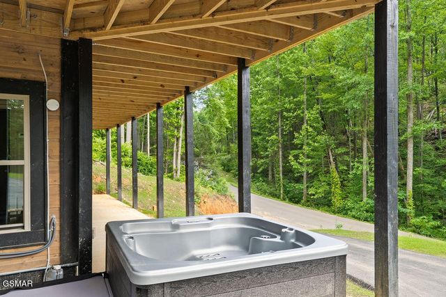 2176 Spurling Road, Sevierville, TN 37862