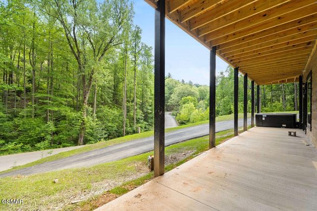 2176 Spurling Road, Sevierville, TN 37862