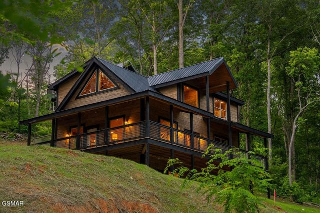 2176 Spurling Road, Sevierville, TN 37862