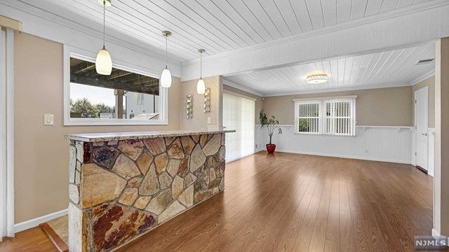 1042 Koelle Boulevard, Secaucus, NJ 07094