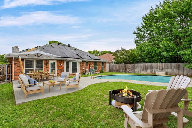 7408 Sean Drive, North Richland Hills, TX 76182