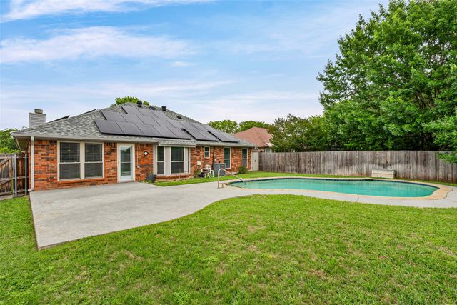 7408 Sean Drive, North Richland Hills, TX 76182