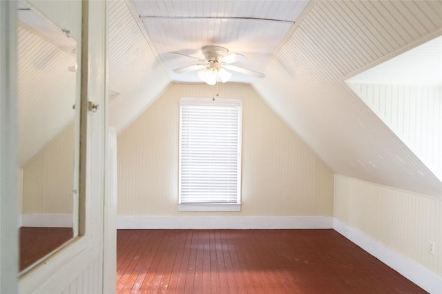 402 Alamo Street, El Campo, TX 77437