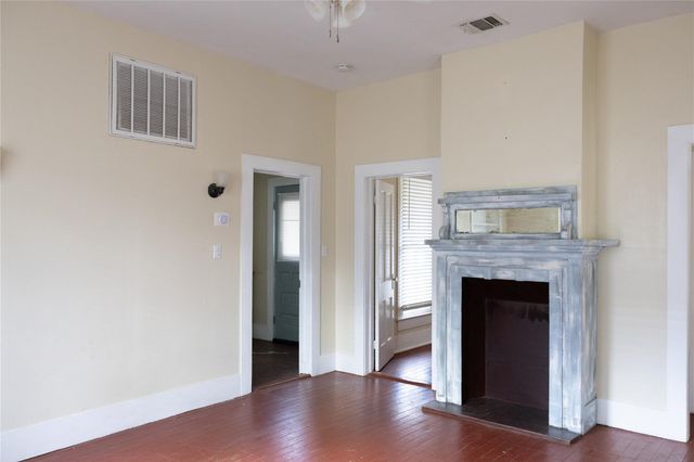 402 Alamo Street, El Campo, TX 77437