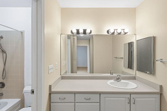 2562 Walnut Blvd 68, Walnut Creek, CA 94596