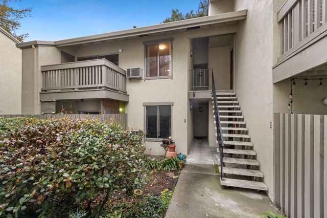 2562 Walnut Blvd 68, Walnut Creek, CA 94596