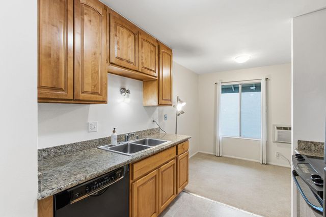 2562 Walnut Blvd 68, Walnut Creek, CA 94596