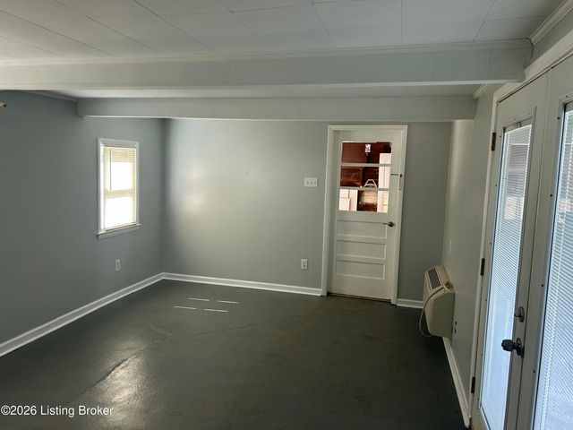1208 Gallant Fox Run Rd, Lyndon, KY 40242