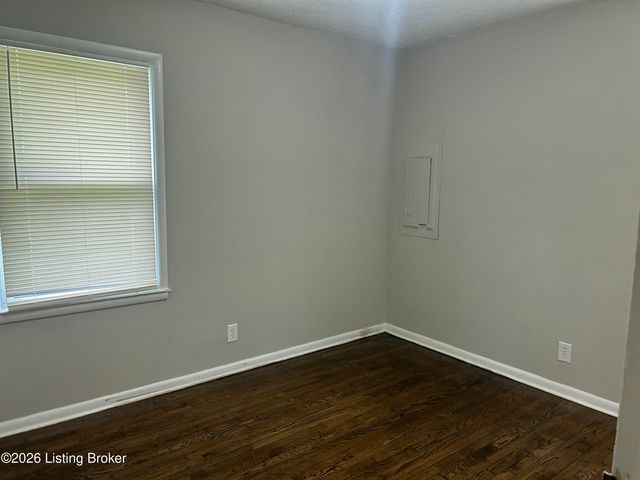 1208 Gallant Fox Run Rd, Lyndon, KY 40242