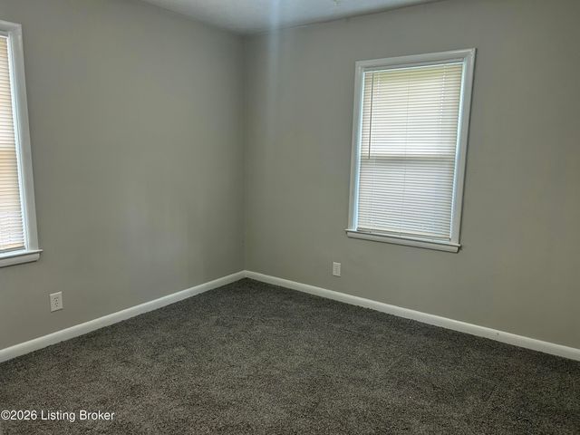 1208 Gallant Fox Run Rd, Lyndon, KY 40242