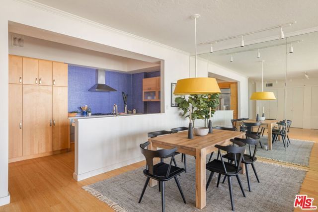 1260 S Beverly Glen Boulevard 405, Los Angeles, CA 90024