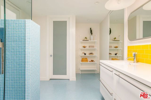 1260 S Beverly Glen Boulevard 405, Los Angeles, CA 90024