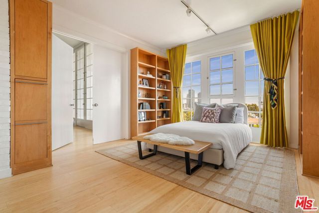 1260 S Beverly Glen Boulevard 405, Los Angeles, CA 90024