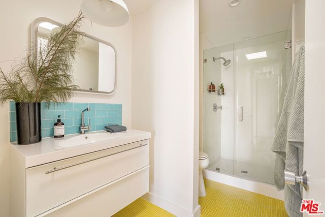 1260 S Beverly Glen Boulevard 405, Los Angeles, CA 90024