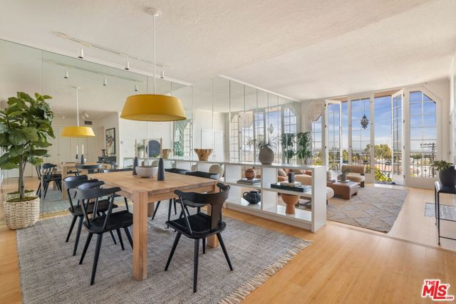 1260 S Beverly Glen Boulevard 405, Los Angeles, CA 90024
