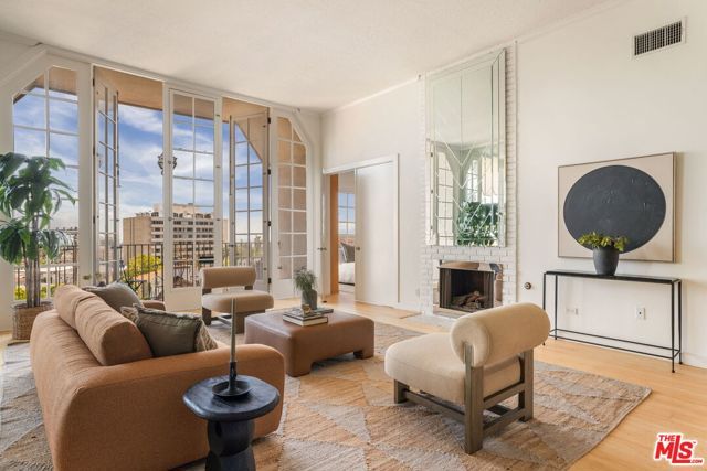 1260 S Beverly Glen Boulevard 405, Los Angeles, CA 90024