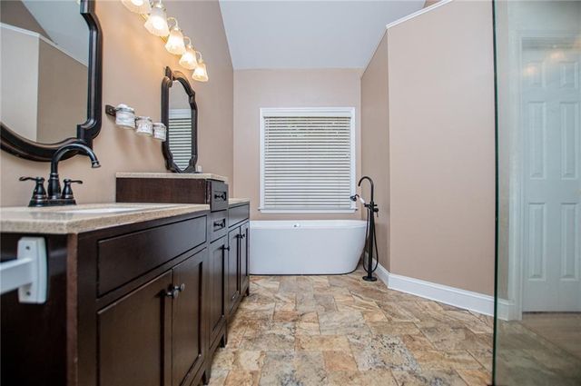 292 Lakeview Lane, Hiram, GA 30141