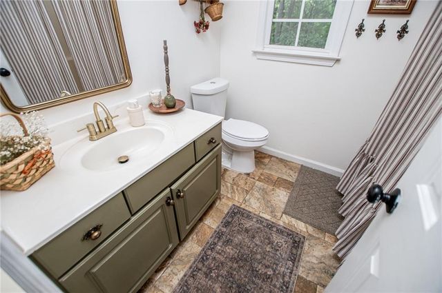 292 Lakeview Lane, Hiram, GA 30141