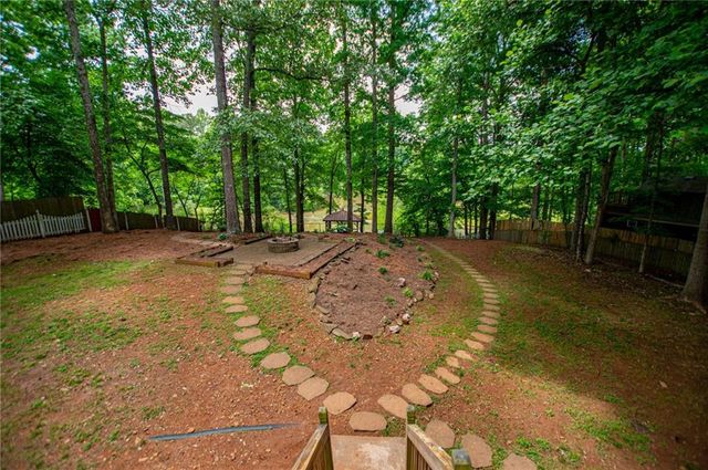 292 Lakeview Lane, Hiram, GA 30141