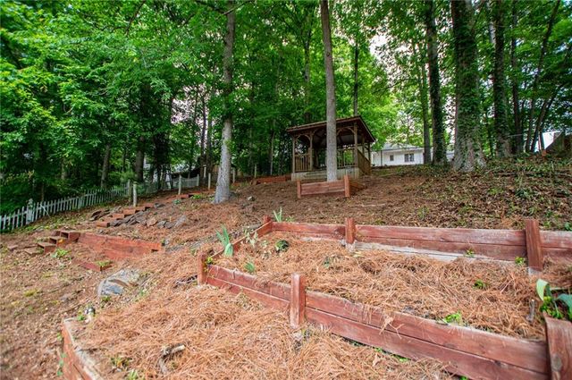 292 Lakeview Lane, Hiram, GA 30141
