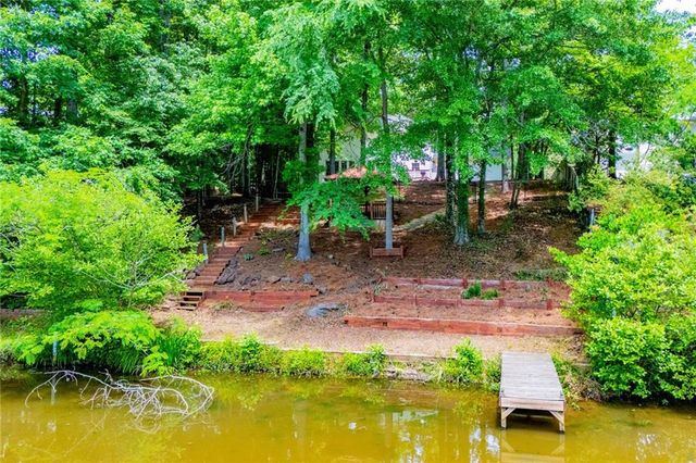 292 Lakeview Lane, Hiram, GA 30141