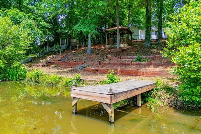 292 Lakeview Lane, Hiram, GA 30141