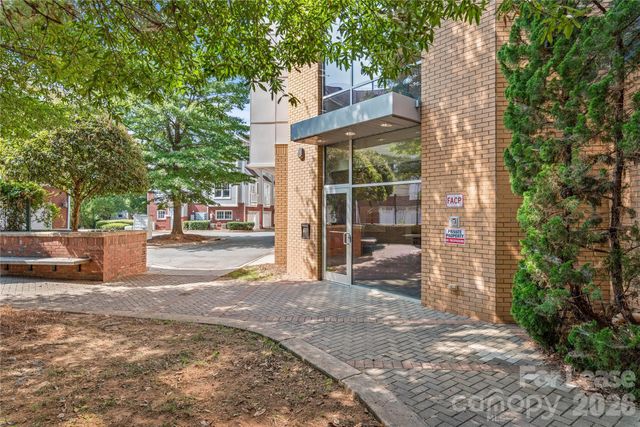 2200 Lyndhurst Avenue 201, Charlotte, NC 28203