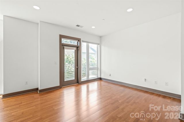 2200 Lyndhurst Avenue 201, Charlotte, NC 28203