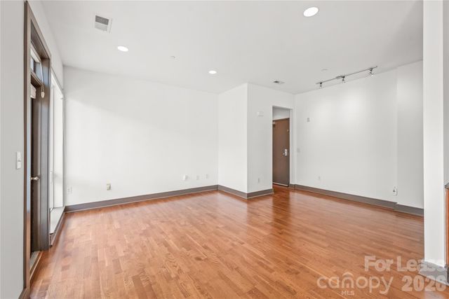 2200 Lyndhurst Avenue 201, Charlotte, NC 28203