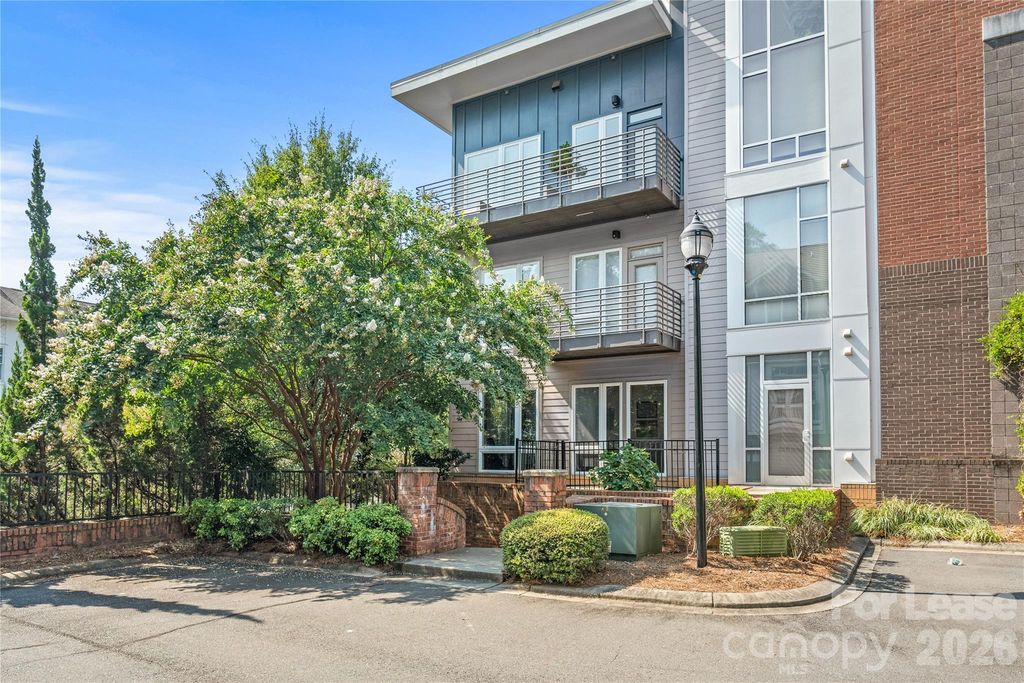 2200 Lyndhurst Avenue 201, Charlotte, NC 28203