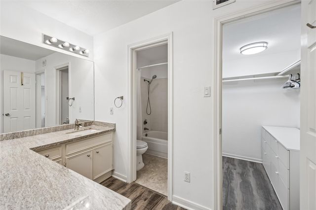 763 Bering Drive B, Houston, TX 77057