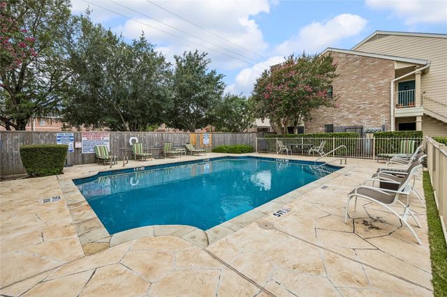 763 Bering Drive B, Houston, TX 77057