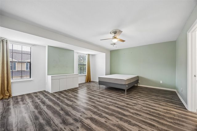 763 Bering Drive B, Houston, TX 77057