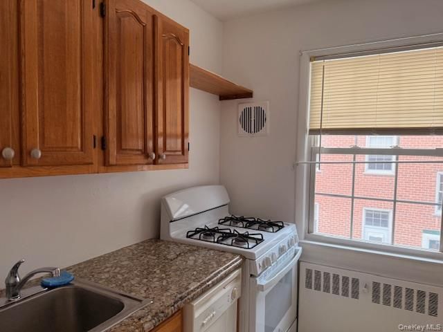 180 Pinewood Road 10, Hartsdale, NY 10530