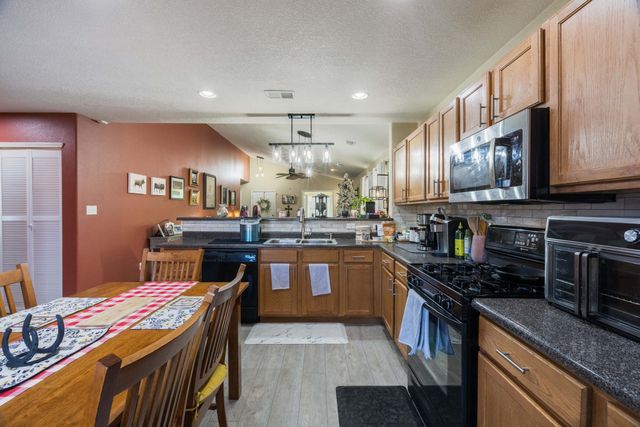 1821 Gallinas Road NE, Rio Rancho, NM 87144