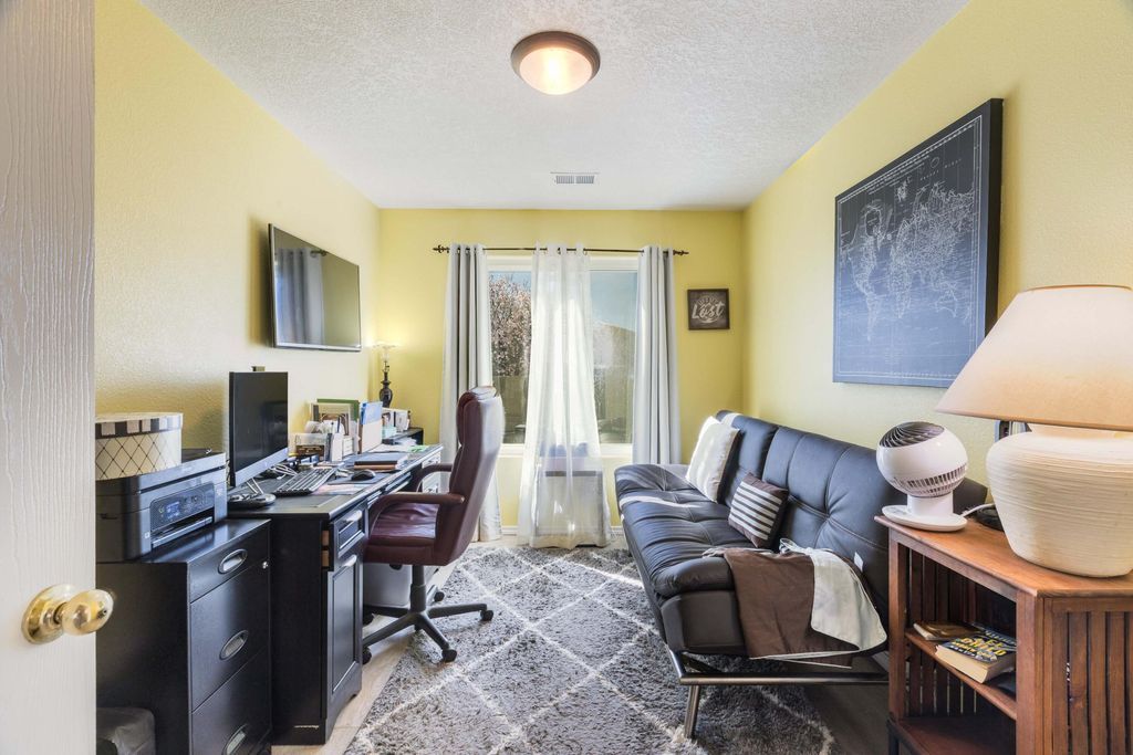 Image 20 of property listing at 1821 Gallinas Road NE, Rio Rancho, NM 87144