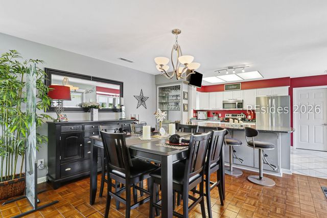 33 Oak Ct, Hilton Head Island, SC 29928