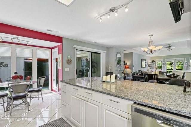 33 Oak Ct, Hilton Head Island, SC 29928