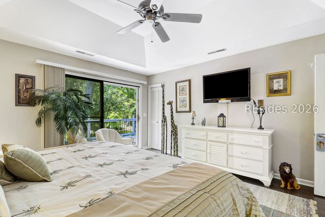 33 Oak Ct, Hilton Head Island, SC 29928