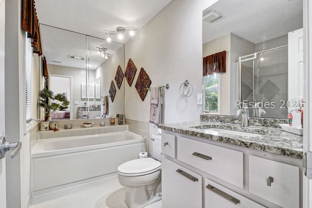 33 Oak Ct, Hilton Head Island, SC 29928
