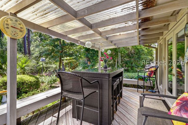 33 Oak Ct, Hilton Head Island, SC 29928