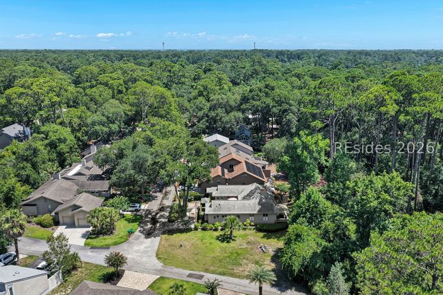 33 Oak Ct, Hilton Head Island, SC 29928