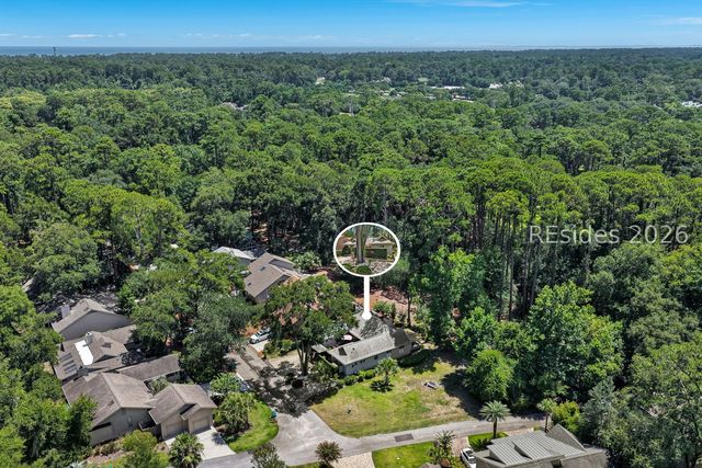 33 Oak Ct, Hilton Head Island, SC 29928