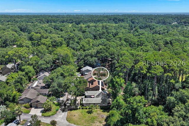 33 Oak Ct, Hilton Head Island, SC 29928