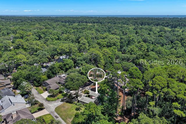 33 Oak Ct, Hilton Head Island, SC 29928